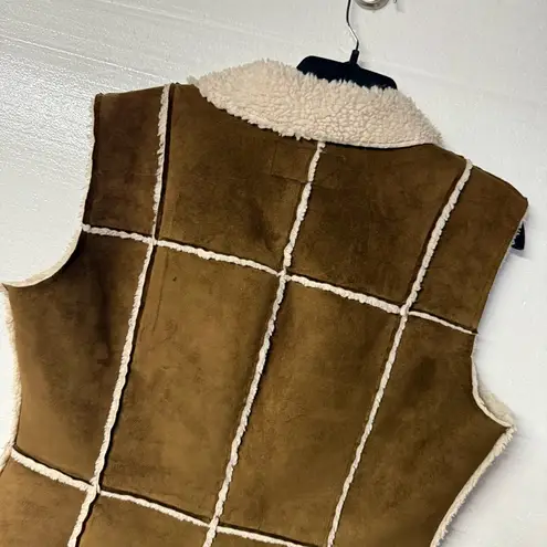 Vintage Lei Faux Suede Vest Large Brown Sheepskin Y2K Fringe Hem Button Front