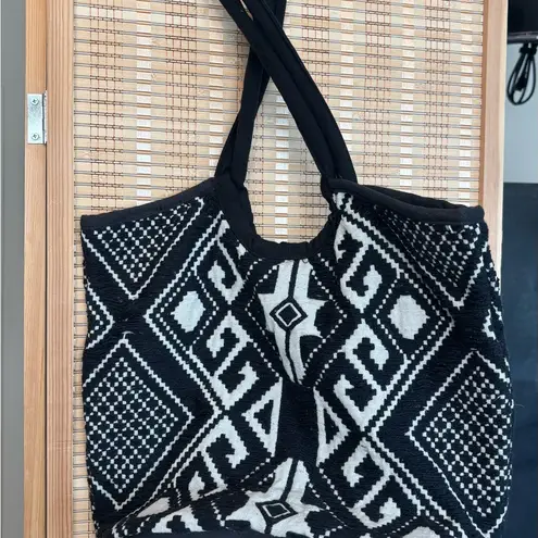 Geometric pattern black and white knit natural fabric tote shoulder Bag purse