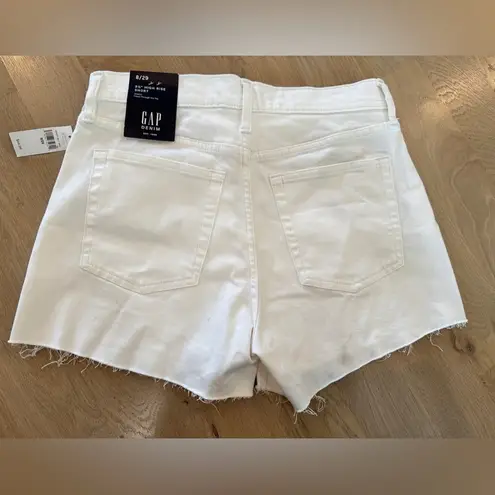 Gap  3 1/2 inch high rise button up white shorts size 8