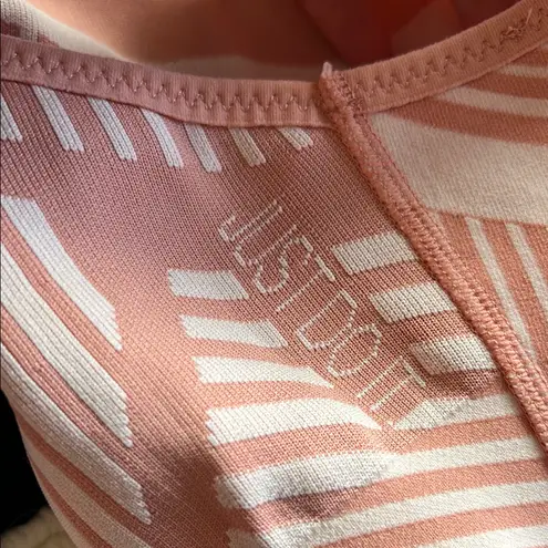 Nike  Women's Flyknit High Support Pink Sports Bra NWOT size small