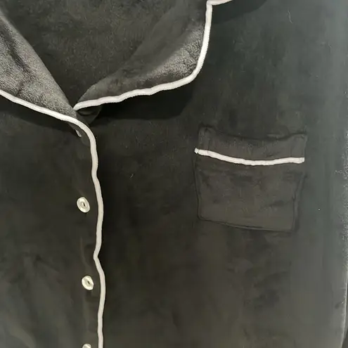 House of Harlow 1960 Velour 2 Piece Pajama Set, Black with White Pipping, Size L