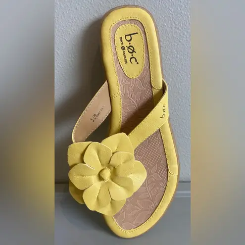 Born concept BOC  Women’s Yellow Sandal with Yellow Leather Flower Size 8 NWOT