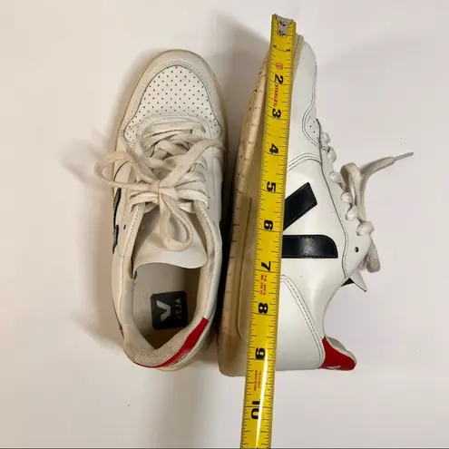 VEJA V-10 Women Sz 37 US 6 White Red Leather Navy V Logo Training Athletic Shoes