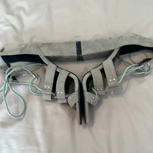 So Me Sydney sz9 4.5” block heel tan suede like sandals minimal signs of wear Size 9