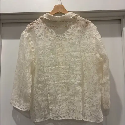 Cut Loose Elegant Quiet Luxury Old Money Cream Lace Mesh Button