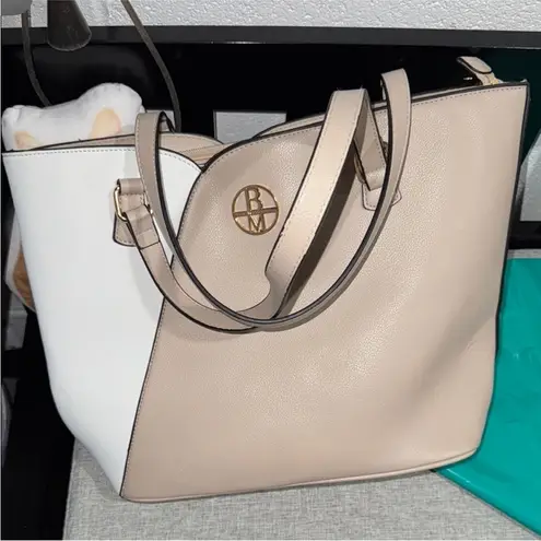 Badgley Mischka Beige and White Shoulder Bag