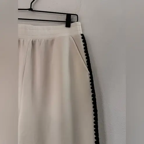 Unique Side Scallop Sweatpants M Cream Black Size M