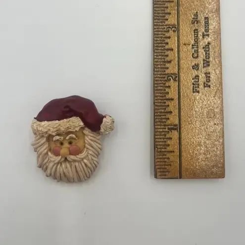 Vintage Cute Santa Claus Face Christmas Holiday Brooch Pin Festive Accessory Brown
