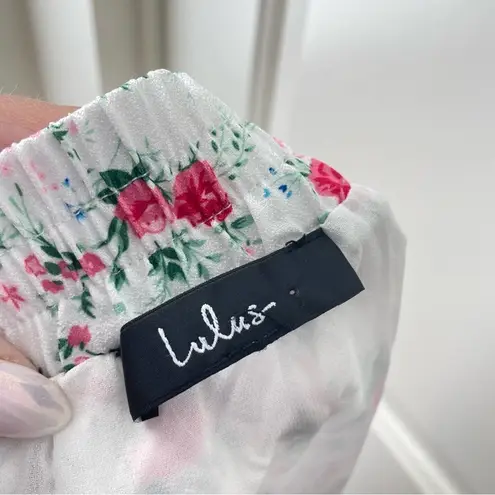 Lulus Lulu’s White Floral Tiered Mini Skirt Cute Factor NWOT Medium