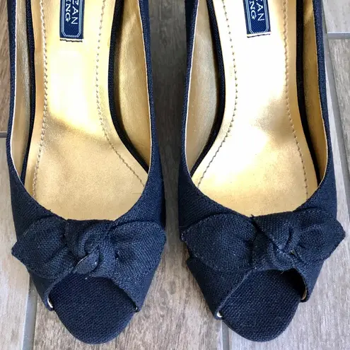 American Living Consuelo Black Open Toe Bow Tie Fabric Heels, sz. 7