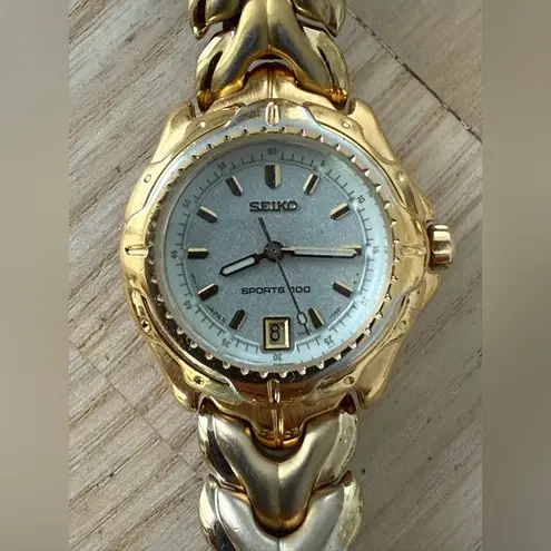 Seiko Sport 100 Vintage Ladies Watch Silver Dial Gold Bracelet 10 BAR Date