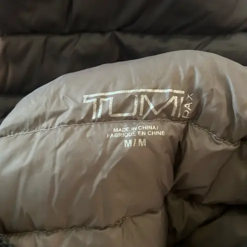 Tumi Women’s Clairmont Packable Travel Puffer Jacket Gray Size Medium Coat Silver