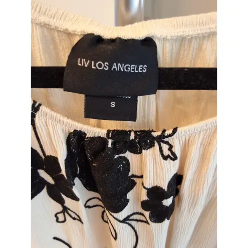Liv Los Angeles Womens Sz S Black/White Embroidered Flowers Ruffle Tunic Top White