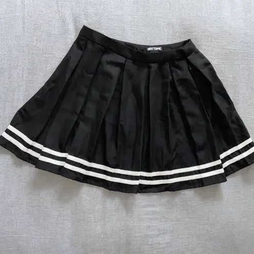 Hot Topic Black Mini Pleated Skirt