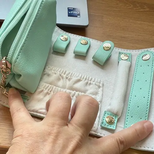 NEW Vlando Mint Green Leather Jewelry Holder