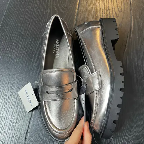 Arizona Jean Co Lillie Closed Toe Loafers Lug Sole NWT New Silver 6 Shoes