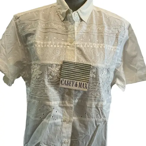 Vintage Casey & Max white embroidered eyelet short sleeve button up shirt medium - Image 2