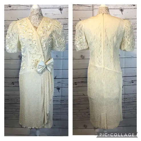 Leslie Fay  Vintage lace 70's dress with balloon sleeves and lots of details.