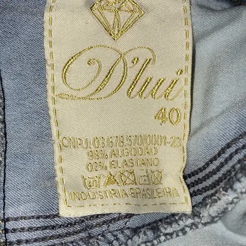 D’LUI distressed shorts from Brazil embroidered embellished back pocket size 10