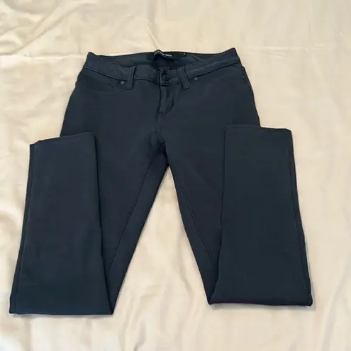 Calvin Klein Jeans Calvin Klein size 2 stretchy straight leg light grey jeans EUC