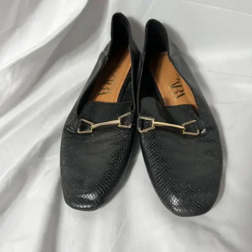 ZARA  Black Snakeskin Faux‎ Leather Loafers Size 36 Gold Buckle