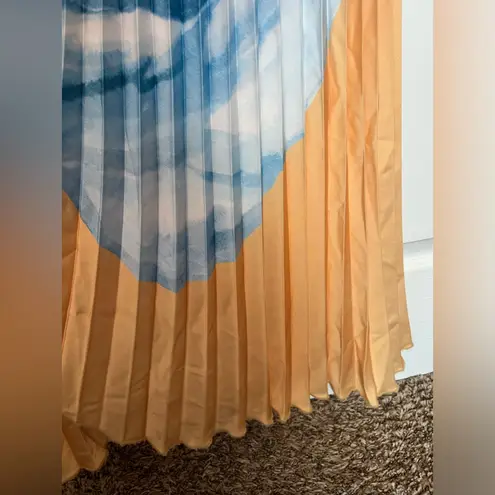 L'IDEE Black Tie Gown in Une Fleur Bleu Size 6