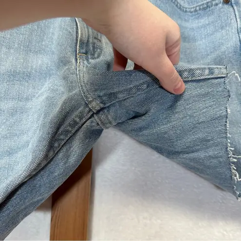 Wrangler  Light Wash Cut Off Raw Hem High Rise Denim Shorts‎ Size 31 x 30