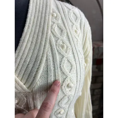 sweater cabled V neck cream baubles Size XL
