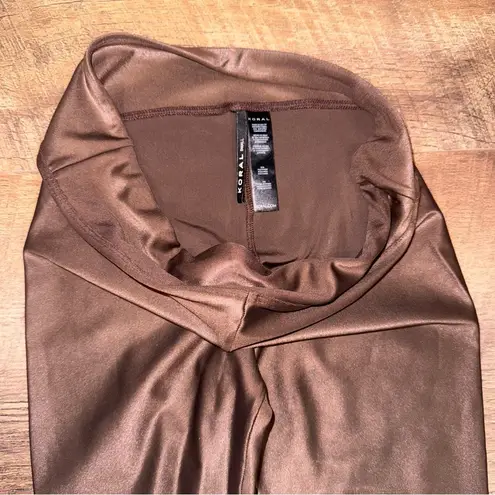 Koral Lustrous High Rise Infinity Legging in Cafe