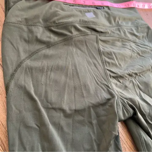 Vuori Olive Green Leggings no tag is like size M