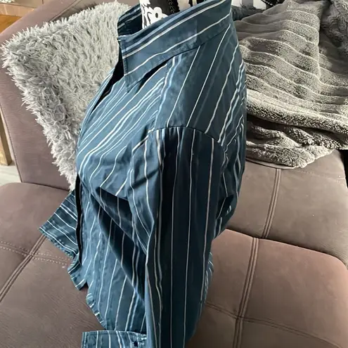 New York And Company Stretch Blue/Green Striped Button Down Shirt Size Medium