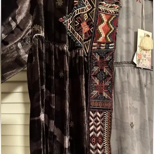 Johnny Was Embroidered Ravi silk blend Velvet Jacket/Kimono NWT (oversized)