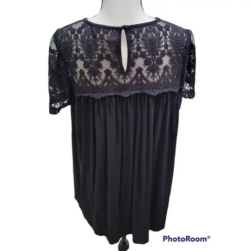 Allie Rose Size Medium Black Lace Top