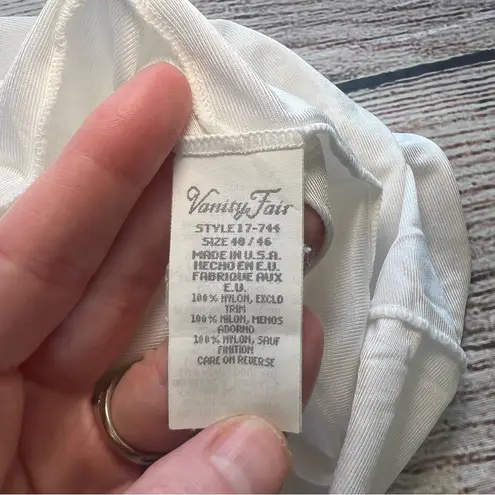 Vanity Fair Vintage 90s Lace Camisole Top Womens Large 40/46 Lingerie USA Ivory