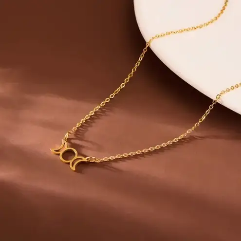 Triple Moon Goddess Necklace – 18K Gold Stainless Steel