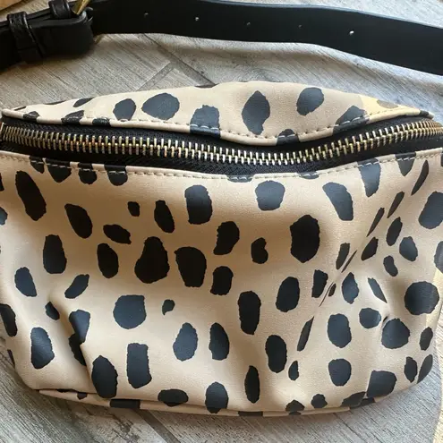 Universal Threads NWOT- Universal Thread Tan and Black Leopard Print Belt Bag - Image 2