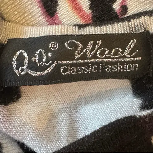 Love Sex Face Art Sweater Lightweight V