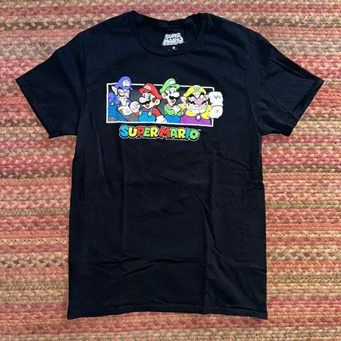 Nintendo SUPER MARIO BLACK GRAPHIC CHARACTER TEE