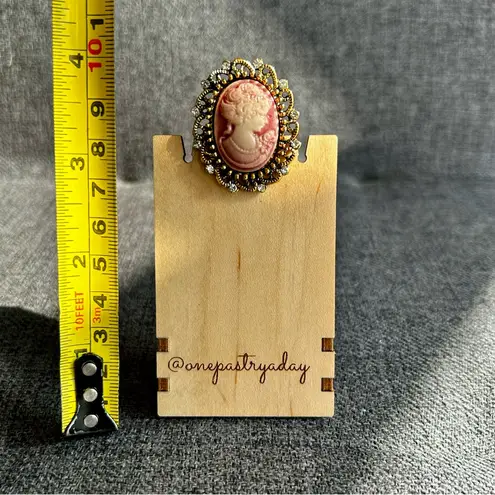 Sparkly Cameo Brooch Pin, Rhinestone Filigree Edging Detail, Red, Pink, Gold Red