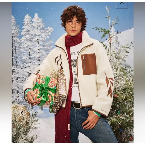 Taylor Swift NWT Life Is a Willow Sherpa Zip Up Fleece Jacket – Size Small