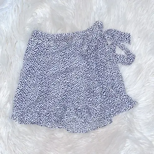 Mittoshop  boho shorts ruffle hem size small