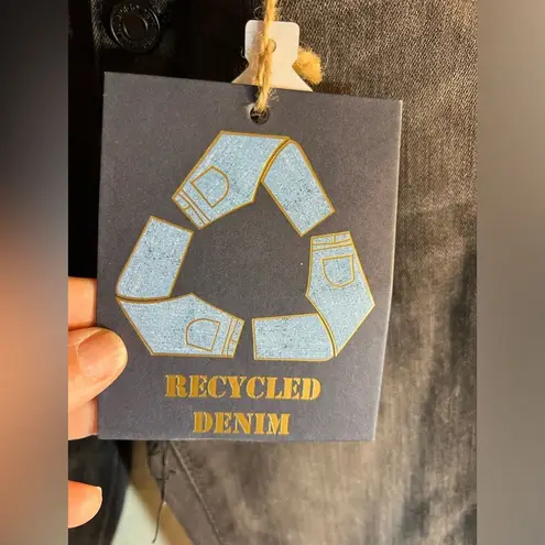 Indigo Rein  denim NWT, high rise ankle, black distressed size 7/27 Juniors-cool