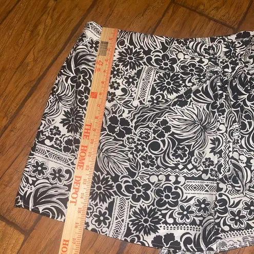 Primark Black White Floral Patterned Shorts with skirt skort from NWT  Cares 10
