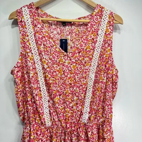 Adrienne Vittadini Dainty Floral Blousy Sleeveless Peplum Top with Lace Boho