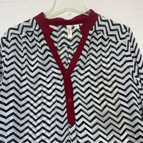 Tacera Tunic Blouse black white red chevron printed design polyester Size Large