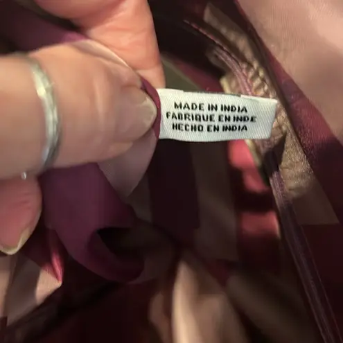 Kooba NWT large roomy lots of pockets expandable zip close satchel in taupe - Image 9