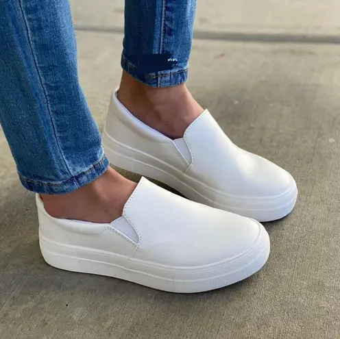 White Slip On Sneaker With Memory Foam Insert Size 10