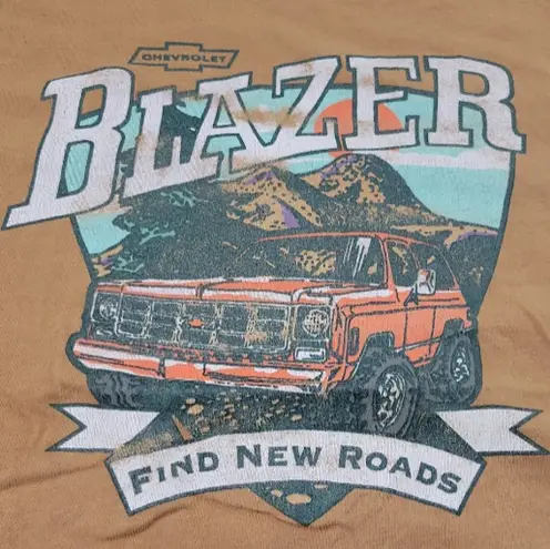 Chevrolet GM Blazer Shirt Size Large Blazer Find New Roads Graphic Print T-Shirt Unisex