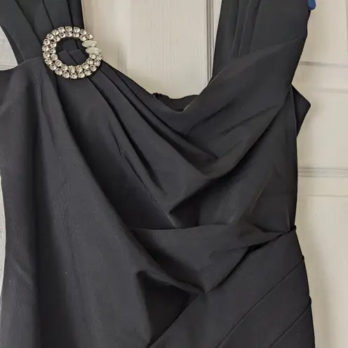 Tadashi Shoji Black Evening Gown Square Neckline Crystal Brooch MOTB MOTG Modest