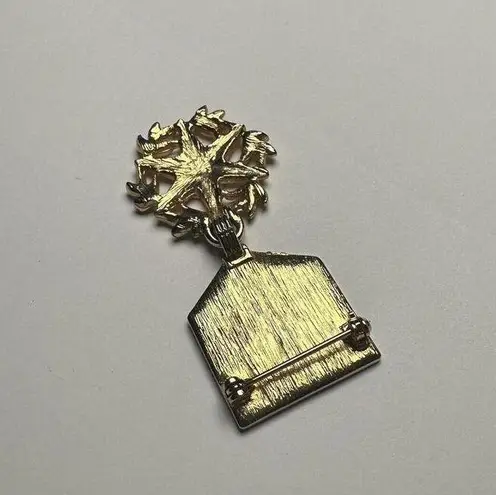 Blue & Cream Enamel Gold Tone Metal Badge Style Dangle Brooch Pin